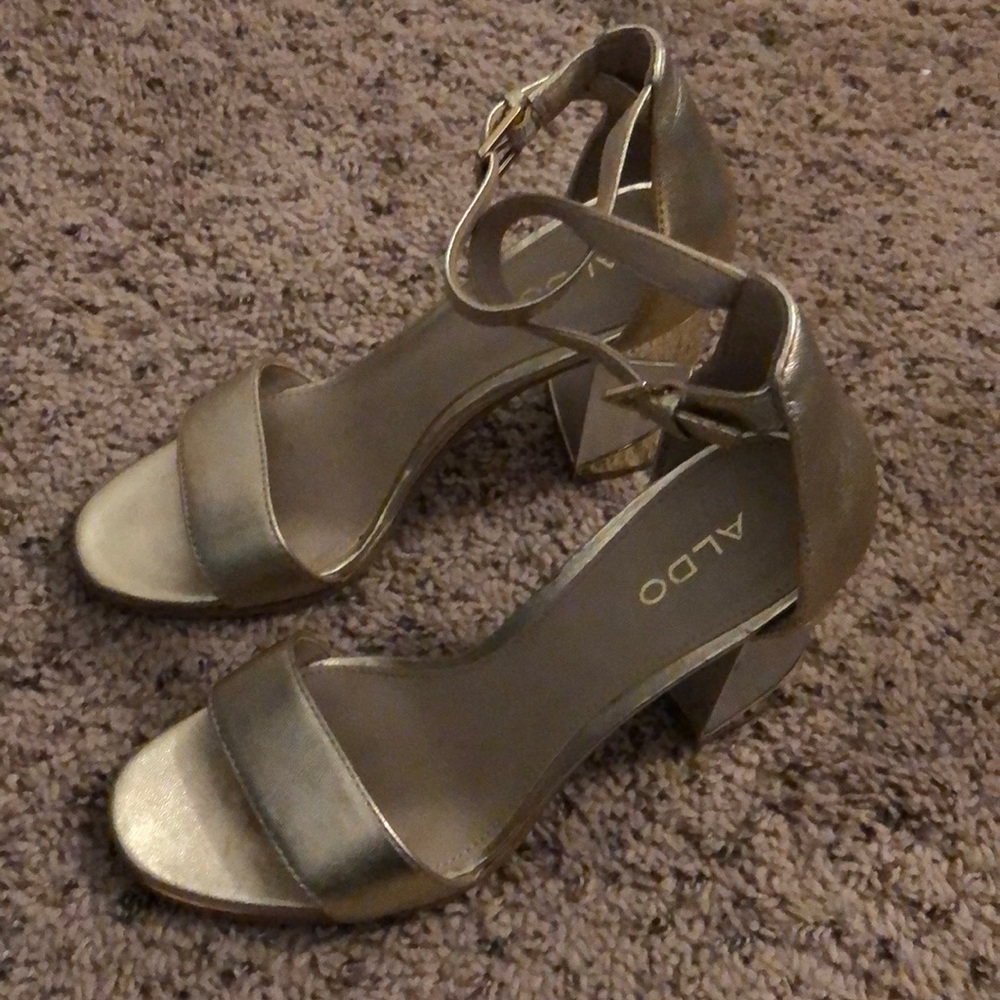 Gold Aldo pumps